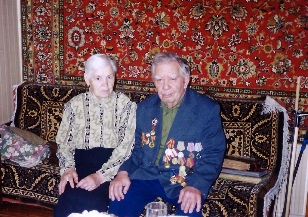 Родители Елены Королёвы, внучки отца Василия. Младший сын отца Василия Сергей (на фотографии семьи он на руках у матери).